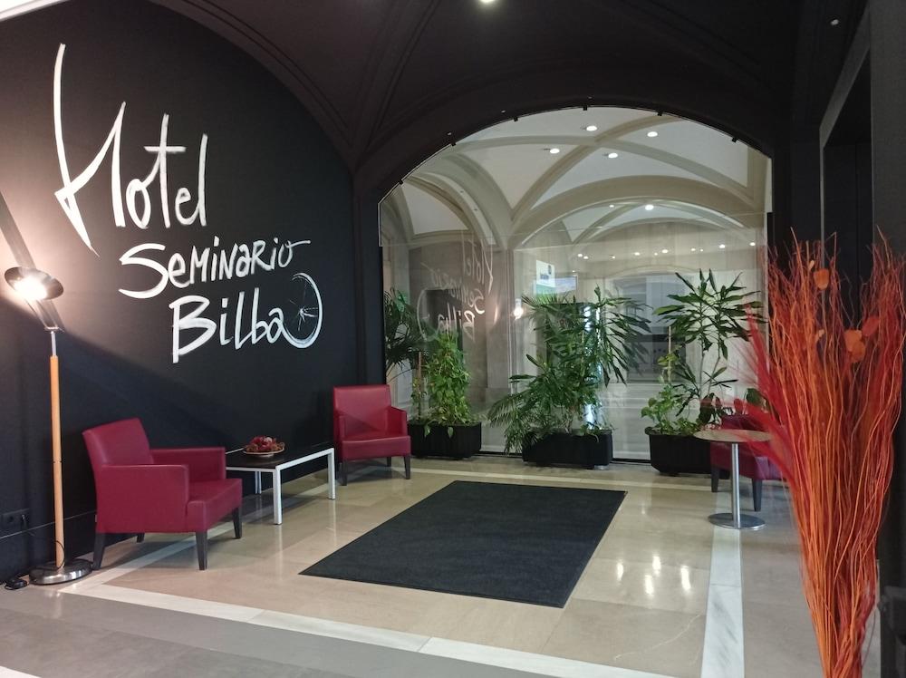 Hotel Seminario Aeropuerto Bilbao Derio Kültér fotó